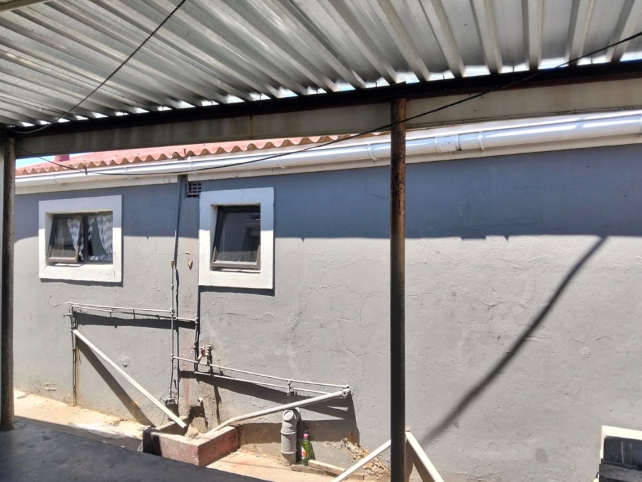 8 Bedroom Property for Sale in Mdantsane Nu 6 Eastern Cape